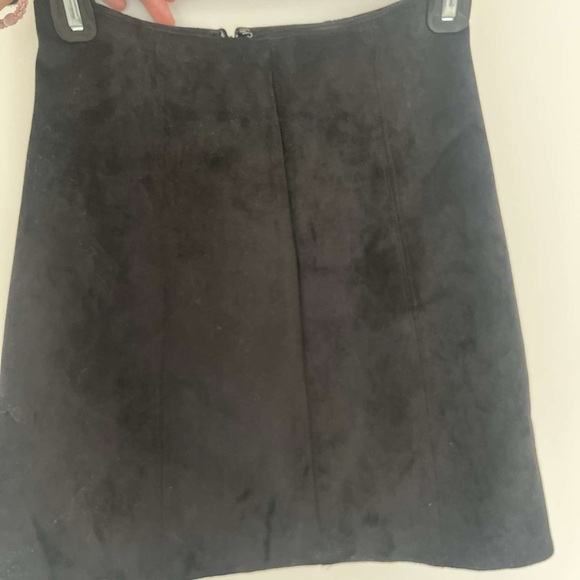 satin skirt - Picture 2 of 2